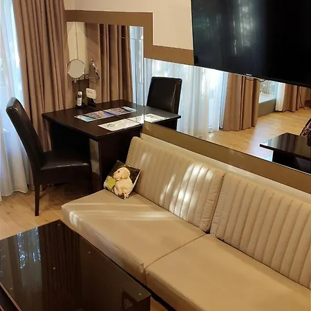 Oasiss Bed & Breakfast Vinkuran
