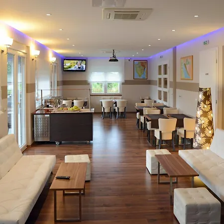 לינה וארוחת בוקר Oasiss